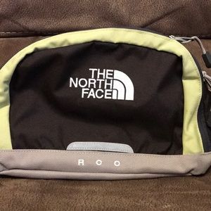 North face sling bag “Roo”